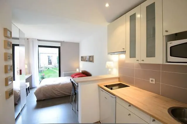 La Campagne A Paris B&B Bed & Breakfast
