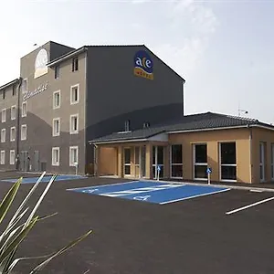 https://ace-hotel-riom.hotels-rhonealpes.com